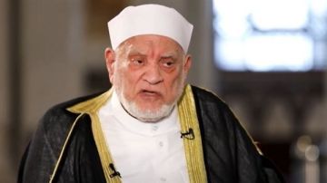 وصول جثمان أحمد عمر هاشم الجامع الأزهر استعدادا لصلاة الجنازة