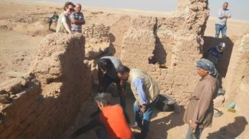 بعثة فرنسية تبدأ أعمال المسح الأثري والترميمات في منطقة الدير الأثرية بالوادي الجديد بعثة فرنسية تبدأ أعمال المسح الأثري والترميمات في منطقة الدير الأثرية بالوادي الجديد