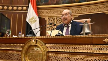 رئيس الشيوخ: المجلس سيظل صوتا معبرا عن إرادة الأمة وفي مقدمتها نصرة الشعب الفلسطيني رئيس الشيوخ: المجلس سيظل صوتا معبرا عن إرادة الأمة وفي مقدمتها نصرة الشعب الفلسطيني