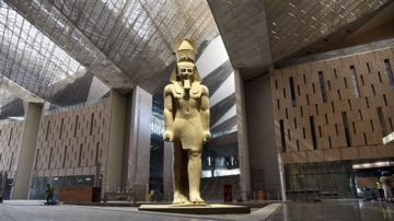 محافظ الجيزة يتابع التجهيزات الخاصة بالاستعدادات لحفل افتتاح المتحف المصري الكبير محافظ الجيزة يتابع التجهيزات الخاصة بالاستعدادات لحفل افتتاح المتحف المصري الكبير