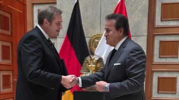 وزير الصحة يبحث مع رئيس التحالف الصحي الألماني سبل تعزيز التعاون الثنائي وفرص الاستثمار وزير الصحة يبحث مع رئيس التحالف الصحي الألماني سبل تعزيز التعاون الثنائي وفرص الاستثمار