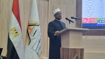 أمين البحوث الإسلامية: الإيمان والعلم طريقان متكاملان والدين لا يتعارض مع حقائق الكون والعقل أمين البحوث الإسلامية: الإيمان والعلم طريقان متكاملان والدين لا يتعارض مع حقائق الكون والعقل