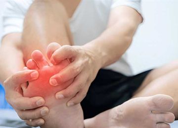 احذر ألم المفاصل في العشرينات والثلاثينات.. علامة على التهاب مبكر