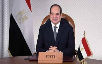 السيسي يستقبل رئيس ميرسك ويؤكد دعم مصر لتوسعاتها في قناة السويس والطاقة الخضراء السيسي يستقبل رئيس ميرسك ويؤكد دعم مصر لتوسعاتها في قناة السويس والطاقة الخضراء