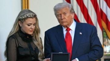 ترامب يمنح أرملة تشارلي كيرك وسام الحرية الرئاسي شاهد