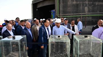 رئيس الوزراء يفتتح مصنع لإنتاج المواسير الصلب والأثاث المعدني باستثمارات 4,5 مليون دولار رئيس الوزراء يفتتح مصنع لإنتاج المواسير الصلب والأثاث المعدني باستثمارات 4,5 مليون دولار