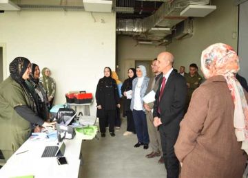 رئيس جامعة بني سويف الأهلية يتفقد سير الدراسة ويؤكد: الطلاب مستقبل الأمة