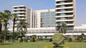 مستشفى معهد ناصر: أساتذة الجامعات وأكفأ الأطباء يشكلون قاعدة صلبة لانطلاق المدينة الطبية