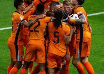 هولندا تكتسح فنلندا في تصفيات كأس العالم 2026 هولندا تكتسح فنلندا في تصفيات كأس العالم 2026