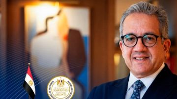 وزير التعليم: فوز العناني يجسد المكانة المرموقة للكفاءات المصرية على الساحة الدولية وزير التعليم: فوز العناني يجسد المكانة المرموقة للكفاءات المصرية على الساحة الدولية