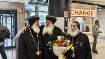 الأنبا برنابا يستقبل الأنبا بولا في مطار روما لبدء زيارة رعوية لكنائس الإيبارشية صور الأنبا برنابا يستقبل الأنبا بولا في مطار روما لبدء زيارة رعوية لكنائس الإيبارشية صور