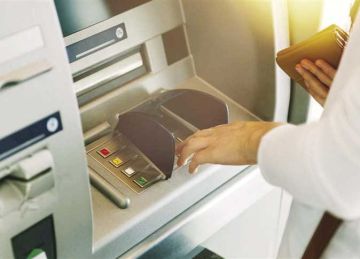 بعد قرار الأهلي برفع حدود الإيداع.. الحد الأقصى للسحب اليومي من البنوك والـ ATM بعد قرار الأهلي برفع حدود الإيداع.. الحد الأقصى للسحب اليومي من البنوك والـ ATM