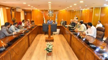 محافظ أسيوط يبحث تفعيل دور الجمعيات التعاونية الاستهلاكية لتوفير السلع بأسعار مناسبة محافظ أسيوط يبحث تفعيل دور الجمعيات التعاونية الاستهلاكية لتوفير السلع بأسعار مناسبة