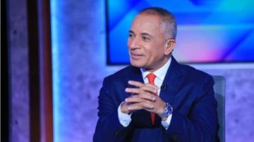 أحمد موسى: مصر تتصدر المشهد العالمي.. وتتحدث عن السلام منذ أكثر من 40 عاما أحمد موسى: مصر تتصدر المشهد العالمي.. وتتحدث عن السلام منذ أكثر من 40 عاما