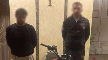 القبض على لصين سرقا حقيبة موظفة من أمام بنك ببورسعيد القبض على لصين سرقا حقيبة موظفة من أمام بنك ببورسعيد