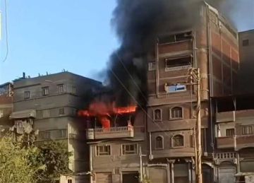 مصرع شخص في حريق هائل داخل ورشة تنجيد بدمياط.. والحماية المدنية تخمد النيران مصرع شخص في حريق هائل داخل ورشة تنجيد بدمياط.. والحماية المدنية تخمد النيران