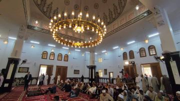 هل تجب إعادة الصلاة لمن تكلم أثناء خطبة الجمعة؟.. الإفتاء تجيب هل تجب إعادة الصلاة لمن تكلم أثناء خطبة الجمعة؟.. الإفتاء تجيب