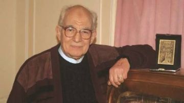 رشوان توفيق يقاضي نصابين انتحلوا شخصيته على مواقع التواصل الاجتماعي خاص