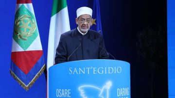 شيخ الأزهر: أقدر مواقف الشرفاء من أحرار العالم الذين اهتزت أصواتهم لاستنكار مجـ.ـازر غزة شيخ الأزهر: أقدر مواقف الشرفاء من أحرار العالم الذين اهتزت أصواتهم لاستنكار مجـ.ـازر غزة