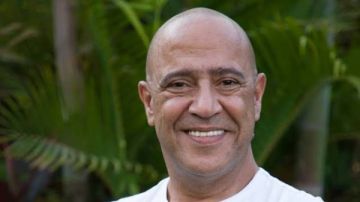 صورة من الماضي البعيد.. أشرف عبدالباقي يثير الجدل بشبهه بأحد المصريين القدماء صورة من الماضي البعيد.. أشرف عبدالباقي يثير الجدل بشبهه بأحد المصريين القدماء