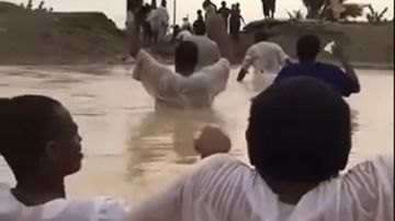 فيضانات السودان.. إجلاء أكثر من 500 أسرة سودانية والري تطلق الإنذار الأحمر فيضانات السودان.. إجلاء أكثر من 500 أسرة سودانية والري تطلق الإنذار الأحمر