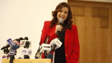 منال سلامة: ابنتي أميرة تواجه انتقادات غير منصفة رغم موهبتها.. فيديو منال سلامة: ابنتي أميرة تواجه انتقادات غير منصفة رغم موهبتها.. فيديو