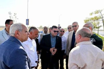 وزير الإسكان يختتم جولته اليوم بتفقد مشروعا سكنيا والطرق والمحاور بمدينة بدر