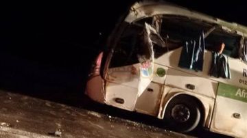 إصابة 15 شخصا فى حادث أتوبيس على طريق قنا الصحراوي الشرقي إصابة 15 شخصا فى حادث أتوبيس على طريق قنا الصحراوي الشرقي