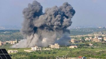 البث الإسرائيلية: الجيش يقصف معسكرات تابعة لحزب الله في البقاع شرقي لبنان البث الإسرائيلية: الجيش يقصف معسكرات تابعة لحزب الله في البقاع شرقي لبنان