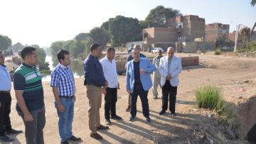 بعد سقوط تروسيكل التلاميذ.. محافظ أسيوط يتفقد موقع حادث مصرف قناطر حواس بعد سقوط تروسيكل التلاميذ.. محافظ أسيوط يتفقد موقع حادث مصرف قناطر حواس