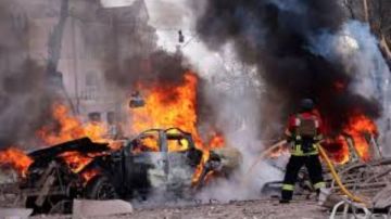 روسيا تكثف قصفها على أوكرانيا وزيارة مرتقبة لزيلينسكي إلى واشنطن وسط تصاعد التوترات