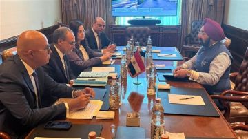 عبدالعاطي: هناك إمكانية لدراسة عقد صفقات متكافئة لتبادل القمح الهندي والأسمدة المصرية عبدالعاطي: هناك إمكانية لدراسة عقد صفقات متكافئة لتبادل القمح الهندي والأسمدة المصرية