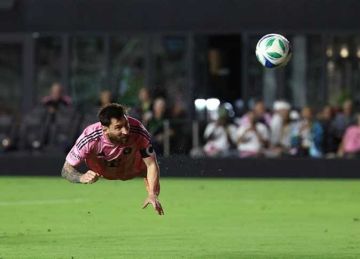 ميسي يقود إنتر ميامي لانتصار ثمين على ناشفيل في الدوري الأمريكي (فيديو) ميسي يقود إنتر ميامي لانتصار ثمين على ناشفيل في الدوري الأمريكي (فيديو)