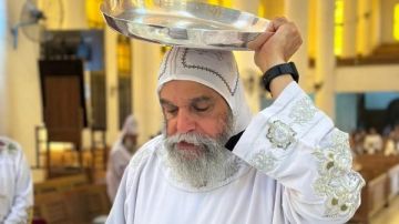 اجتماع مجمع كهنة إيبارشية أسوان بحضور الأنبا بيشوي صور