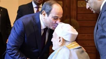 الرئيس السيسي ينعي أحمد عمر هاشم: سيظل علمه الغزير باقيا وراسخا على مر الزمان