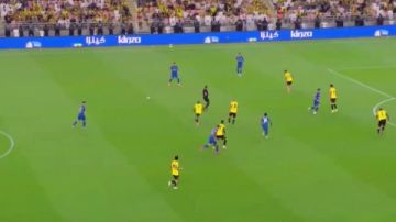 الهلال يتقدم على الاتحاد في كلاسيكو المملكة بدوري روشن السعودي الهلال يتقدم على الاتحاد في كلاسيكو المملكة بدوري روشن السعودي