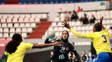 سيدات يد الأهلي يفوز على كالارا ياوندي الكاميروني ببطولة إفريقيا