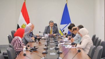 محافظ دمياط يناقش الخطط الاستثمارية لمديرية العمل