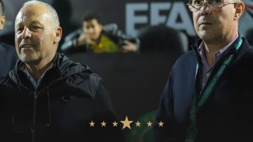 مستحق.. لقجع يهنىء أبو ريدة بتأهل مصر إلى كأس العالم 2026