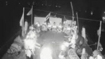 إسرائيل تحتجز أكثر من 250 ناشطا من أسطول الصمود وتنقلهم إلى السجون