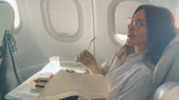 إليسا تصل العقبة استعدادا لحفل الغد