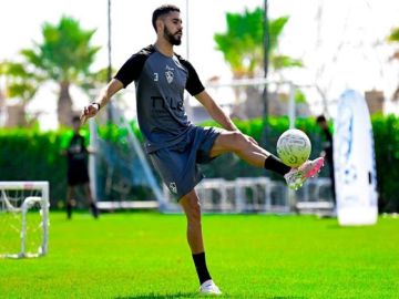 الكومي: بنتايج يهدد الزمالك بفسخ تعاقده الكومي: بنتايج يهدد الزمالك بفسخ تعاقده