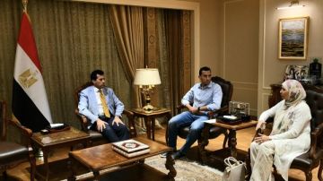 لمتابعة استعدادات أبطالنا للأولمبياد .. وزير الرياضة يلتقي البطل الأولمبي احمد الجندي لمتابعة استعدادات أبطالنا للأولمبياد .. وزير الرياضة يلتقي البطل الأولمبي احمد الجندي