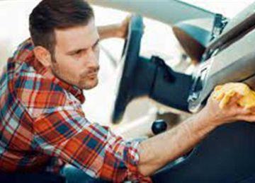 من برة لجوة.. خطوات تنظيف السيارة دون تجريحها