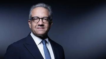 من هو المصري الذي فاز برئاسة اليونسكو؟