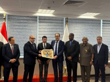 وزير الرياضة يعقد اجتماع تحضيري لتوقيع مذكرة تفاهم بين الأنوكا و الأوكسا والاتحاد الافريقي السياسي وزير الرياضة يعقد اجتماع تحضيري لتوقيع مذكرة تفاهم بين الأنوكا و الأوكسا والاتحاد الافريقي السياسي