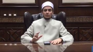 الإفتاء توضح حكم مرافقة الابن البالغ 15 عاما لأمه في الحج كمحرم الإفتاء توضح حكم مرافقة الابن البالغ 15 عاما لأمه في الحج كمحرم