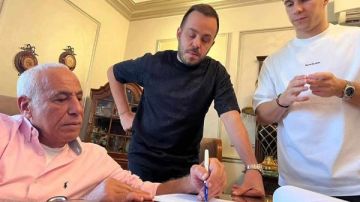 الزمالك يجدد التواصل مع كونراد ميشلاك لحل الأزمة.. تفاصيل