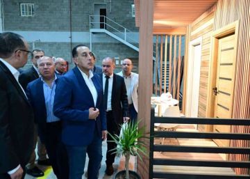رئيس الوزراء يتفقد عددا من المشروعات في القطاع الصحي بمحافظة السويس..