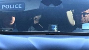 ساركوزي يصل إلى سجن بباريس لبدء قضاء عقوبة سجنه لمدة 5 أعوام